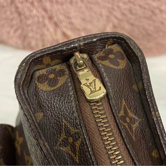 Louis Vuitton Monogram Multipli-Cite - Picture 10 of 13